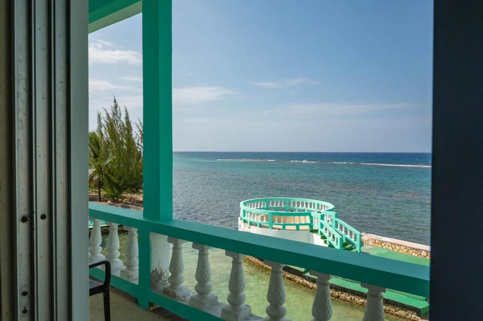 Guest house Ocean Front Triple Room At Sahara Hotel Montego Bay